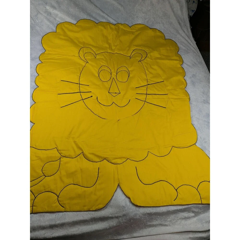 Vintage Lion Baby Blanket Quilt lHandmade Throw Animal Nursery 70s Wall Hanging